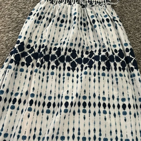 Halter style cut out maxi dress in shades of blue and white size XS women’s - Picture 5 of 8